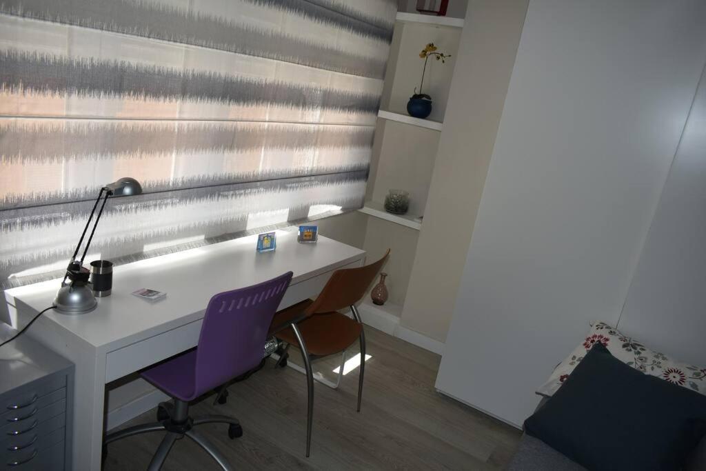 Precioso Piso En Almeria Centro Con Parking Gratis Exterior photo